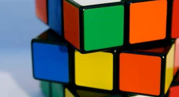 Ujjhegyen is elfér a világ legkisebb Rubik-kockája